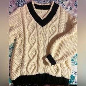 Oversized Dazy White Black Sweater Long Sleeves Warm Knitted Sweater